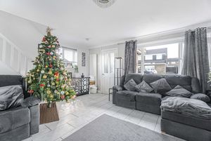 Lounge- click for photo gallery